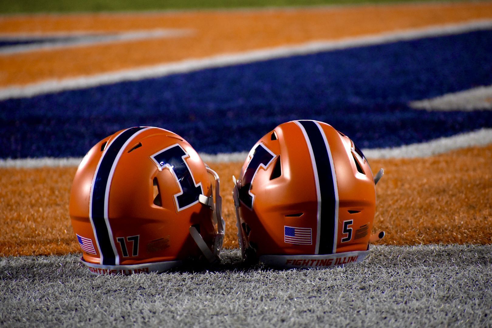 PHOTOS: Illinois warms up against Maryland